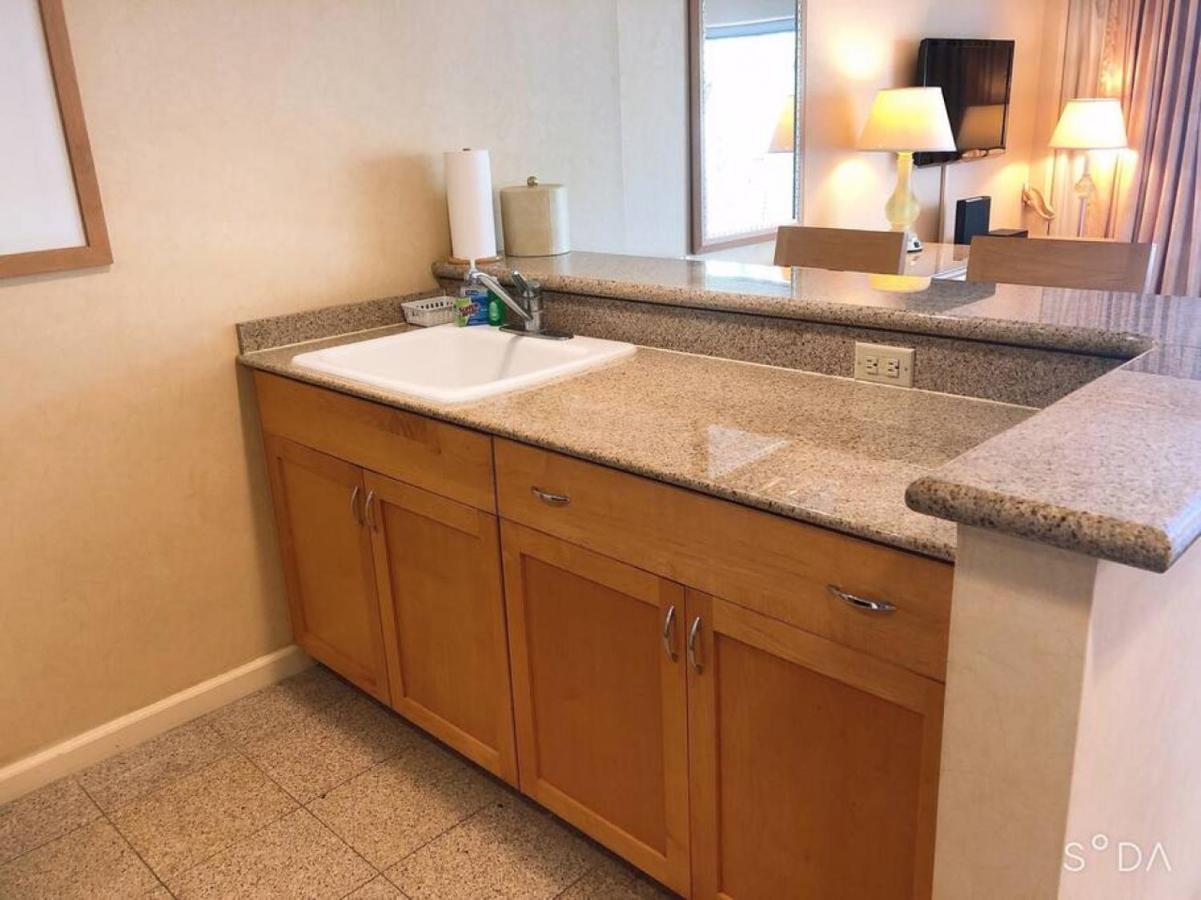 Ilikai Apt 308 - Spacious Studio With Stunning Ocean & Harbor Views 호놀룰루 외부 사진