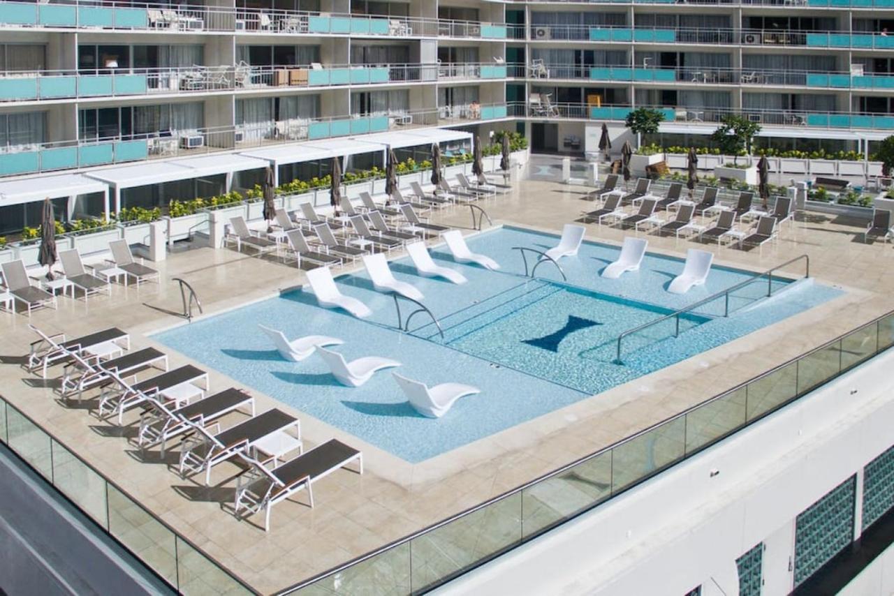 Ilikai Apt 308 - Spacious Studio With Stunning Ocean & Harbor Views 호놀룰루 외부 사진