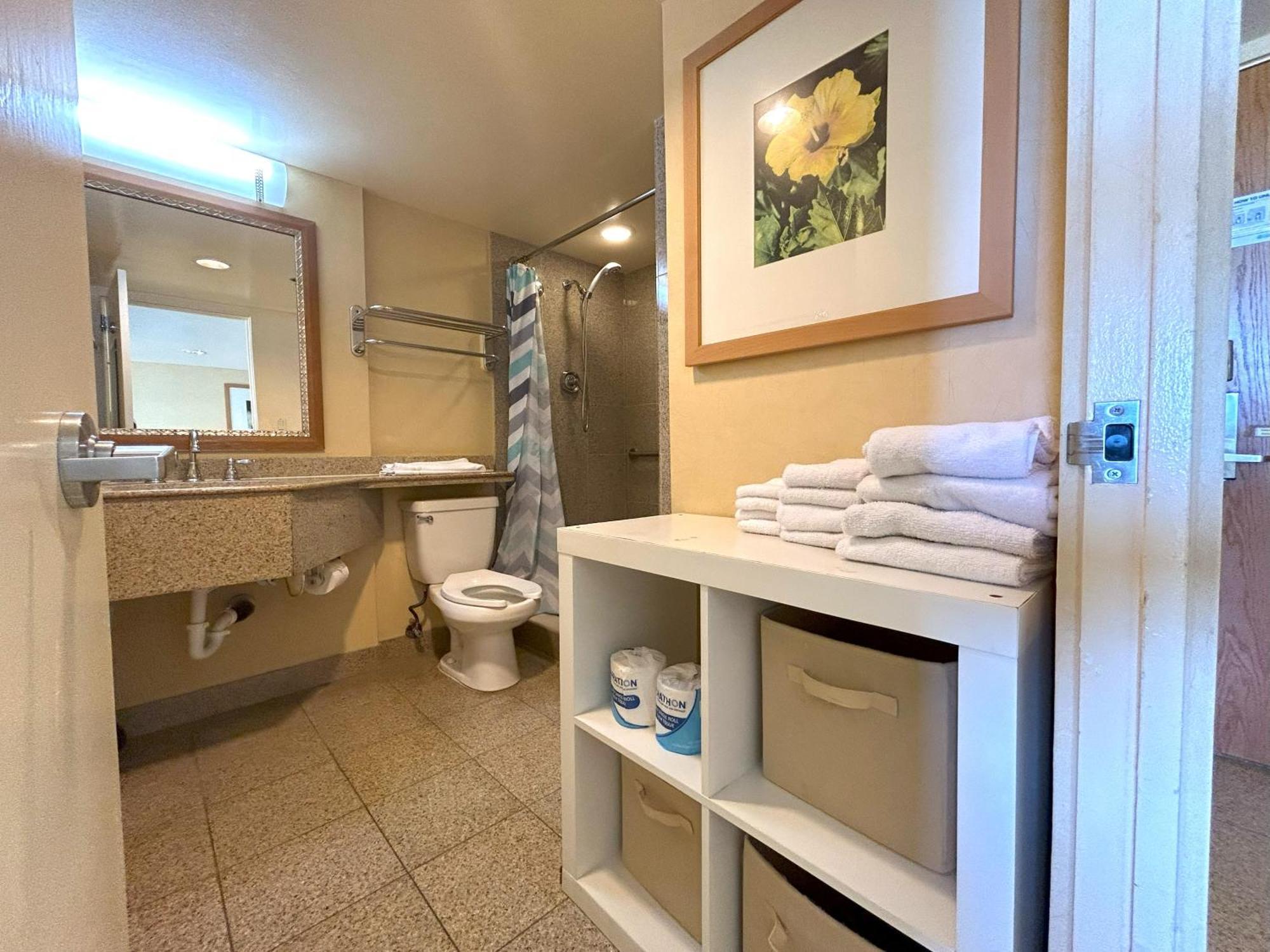 Ilikai Apt 308 - Spacious Studio With Stunning Ocean & Harbor Views 호놀룰루 외부 사진