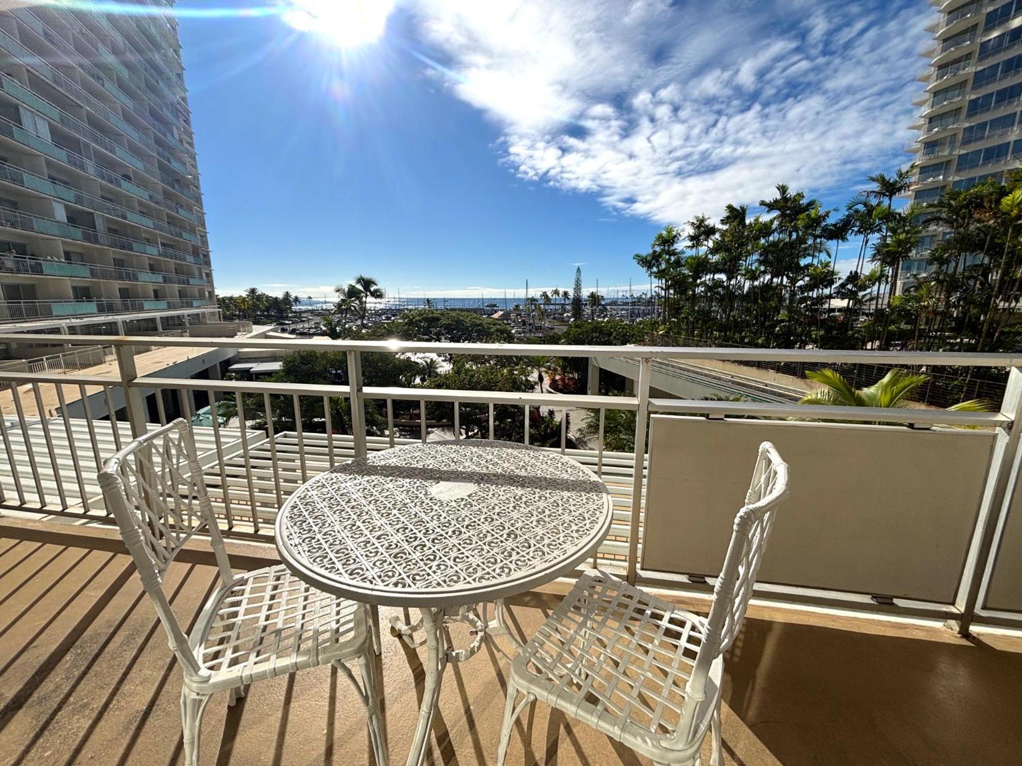 Ilikai Apt 308 - Spacious Studio With Stunning Ocean & Harbor Views 호놀룰루 외부 사진